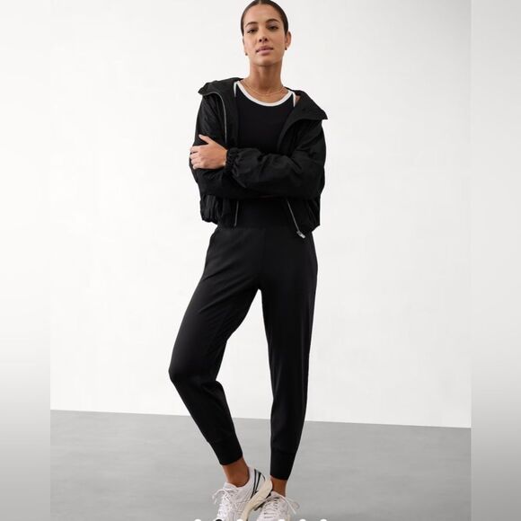 Athleta Venice high rise joggers in black • XS - Picture 2 of 7